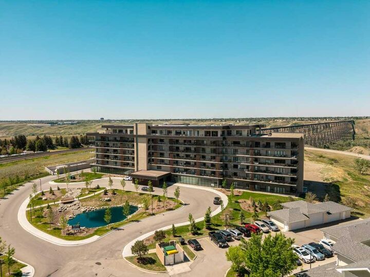 Property Photo: 102 Scenic Drive N 606 AB T1H 5L9