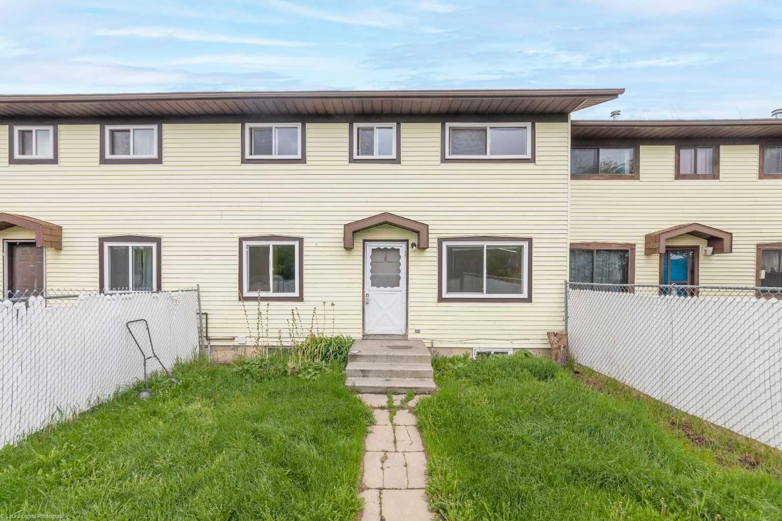 Property Photo:  17 3 Avenue SE 6  SK S0M 1R0 
