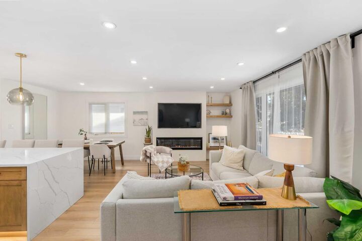 Photo de la propriété:  824 Canna Crescent SW  AB T2W 1N9 