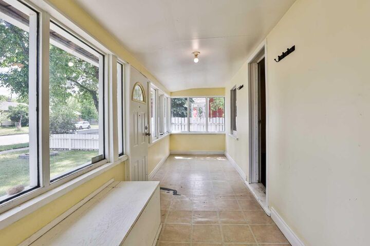 Property Photo: 318 16 Street N AB T1H 3A3