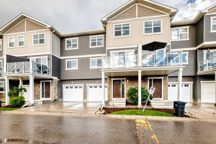 Property Photo: 709 Skyview Ranch Grove NE AB T3N 0R9