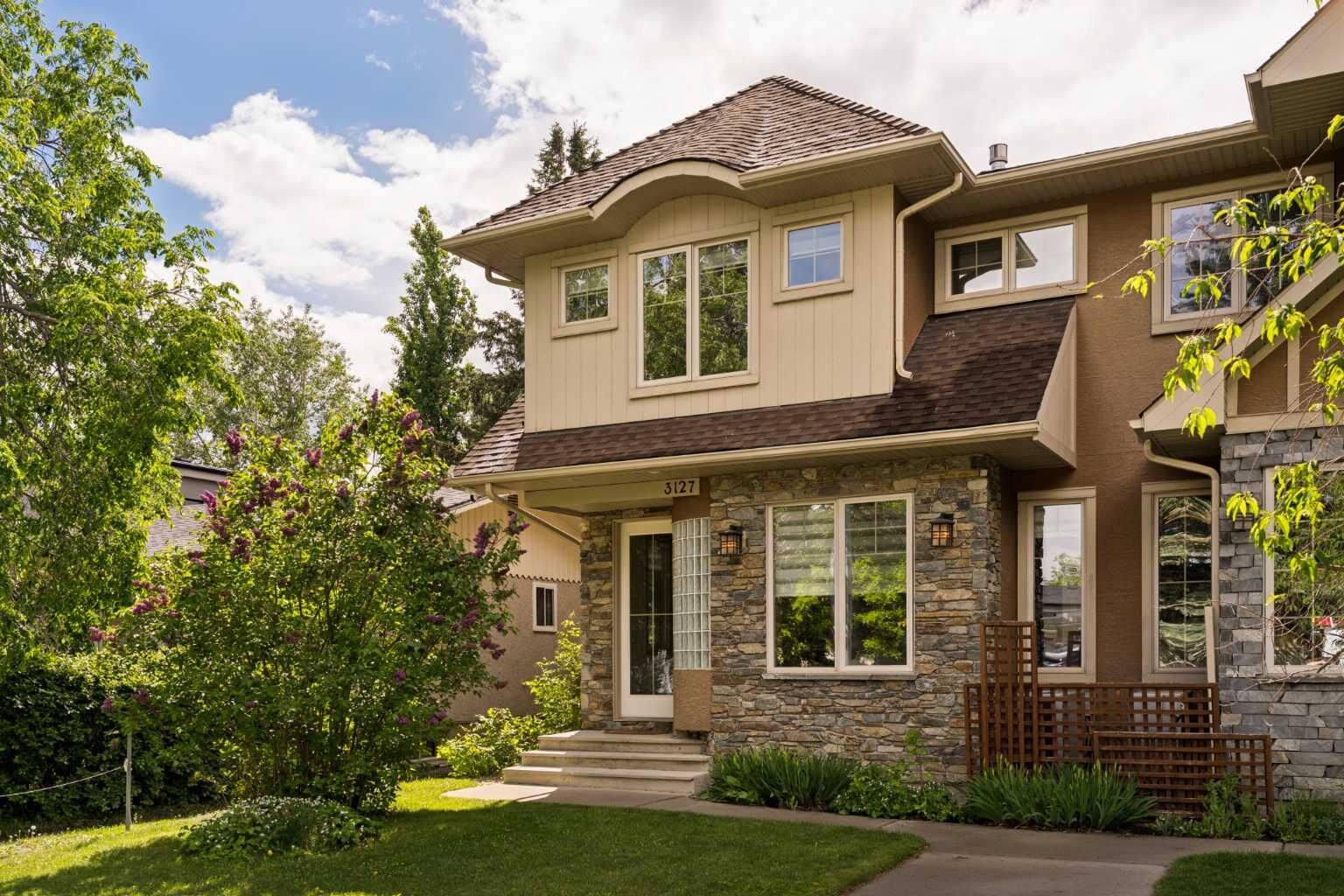 Property Photo:  3127 40 Street SW  AB T3E 3J9 