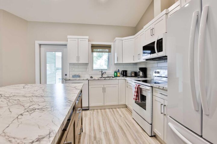 Property Photo:  333 Cowan Avenue 12  AB T0K 1V0 