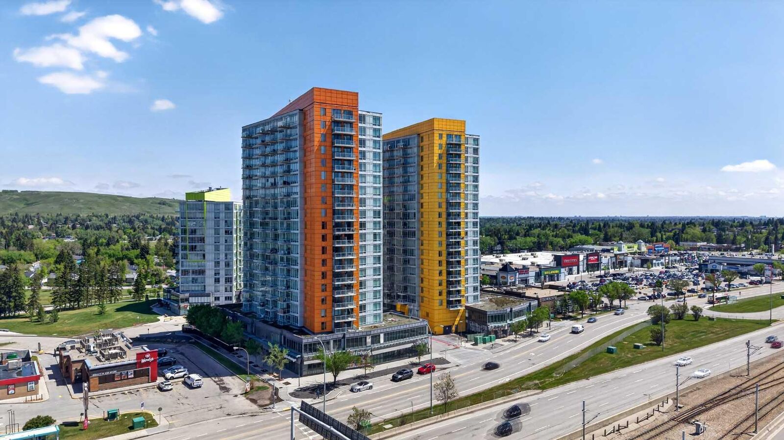 Property Photo:  3830 Brentwood Road NW 704  AB T2L 2J9 