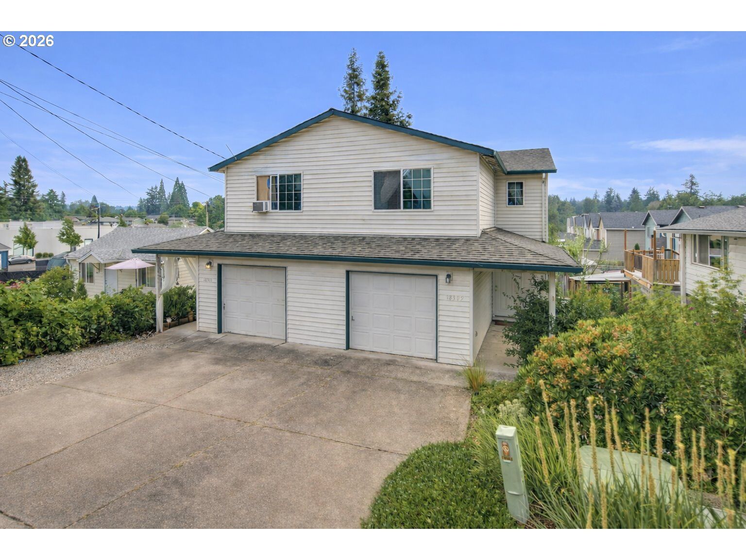 Property Photo: 18309 Portland Ave OR 97027