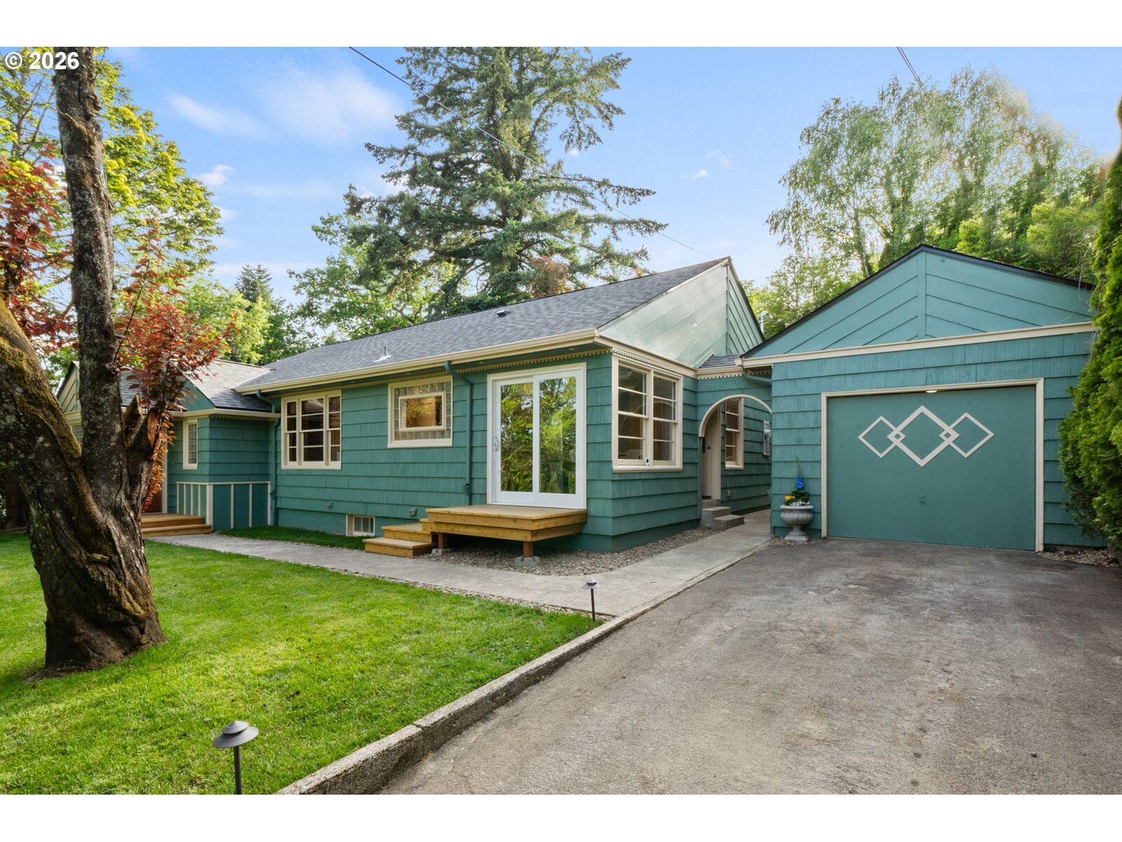 Property Photo:  4575 SW Dogwood Ln  OR 97225 