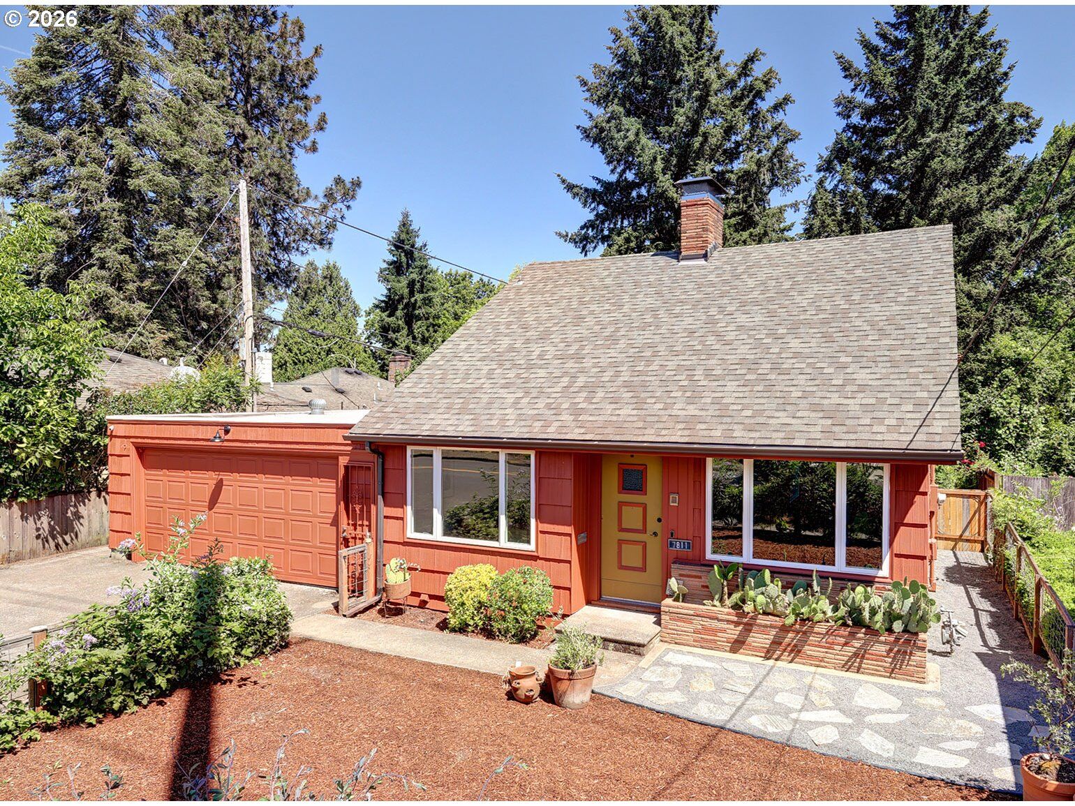 Property Photo:  7811 NE Prescott St  OR 97218 