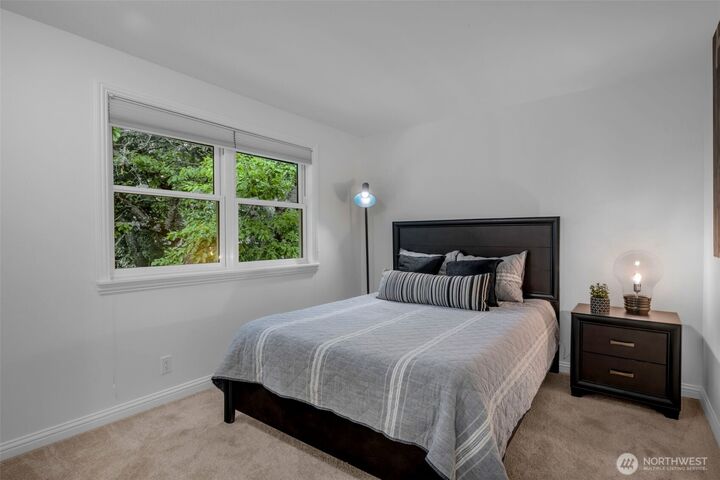 Property Photo: 7928 SE 76th Street WA 98040