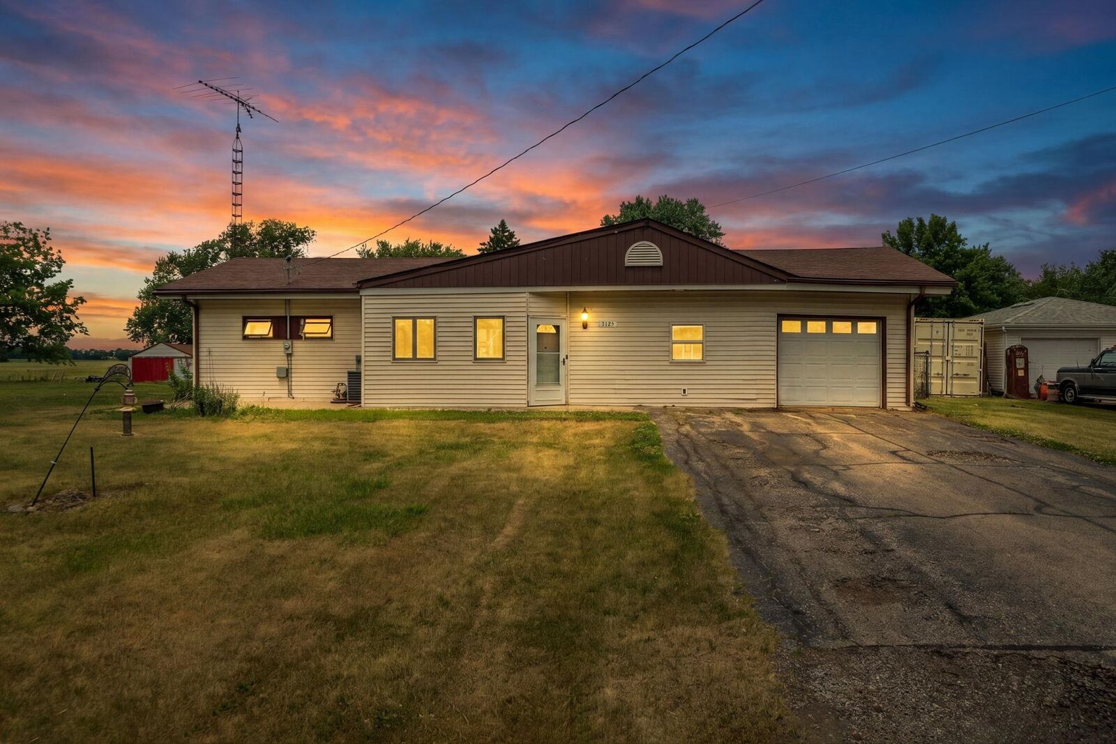 Property Photo: 7125 Toms Road IL 61101