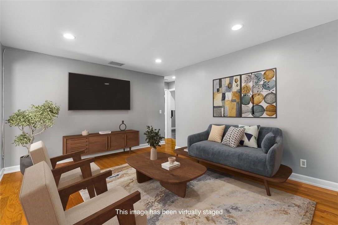 Property Photo: 926 37th Avenue FL 32960
