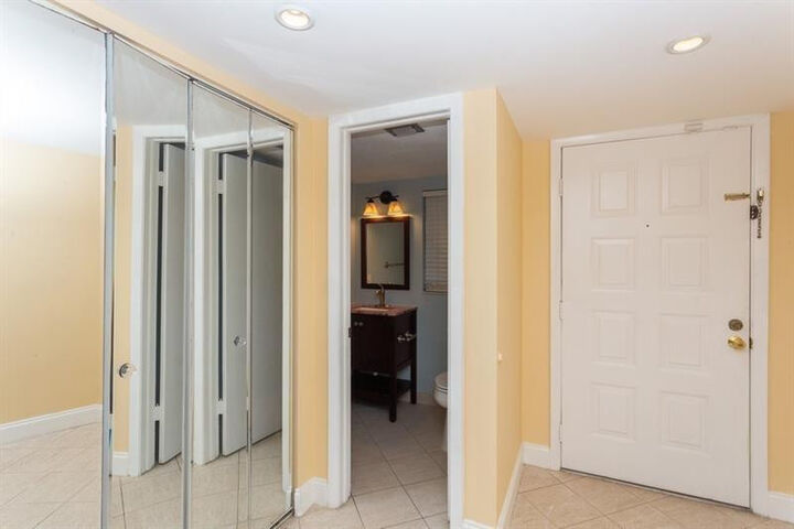 Property Photo: 5200 Lake Loop Road FL 33330