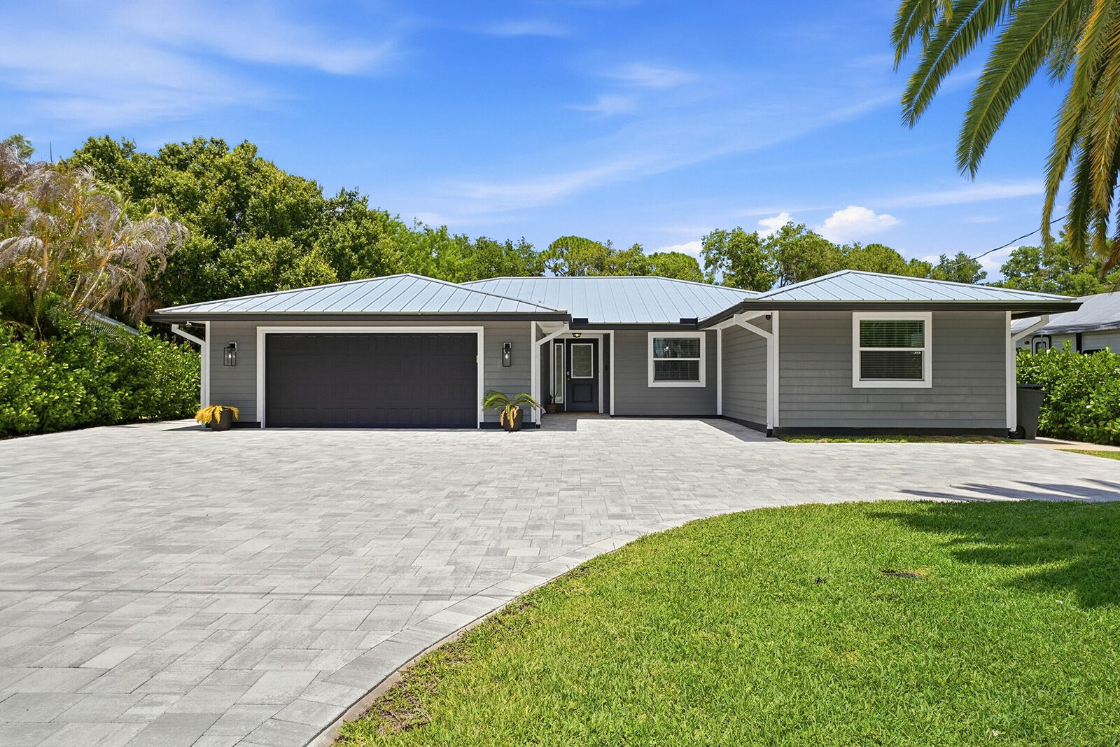Property Photo: 1409 SW Ibis Street FL 34990