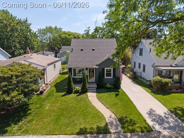 Property Photo:  704 N Edison Avenue  MI 48067 
