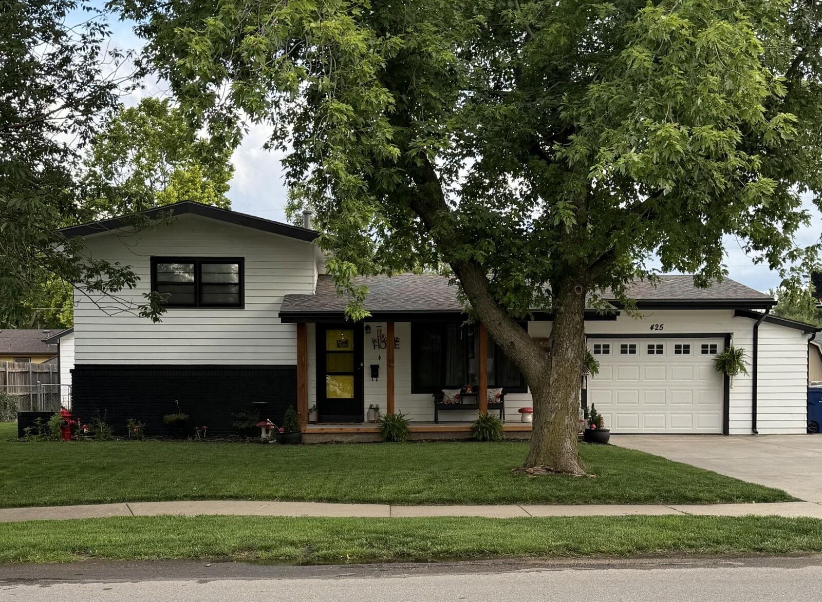 Property Photo:  425 W 5th  KS 67147 
