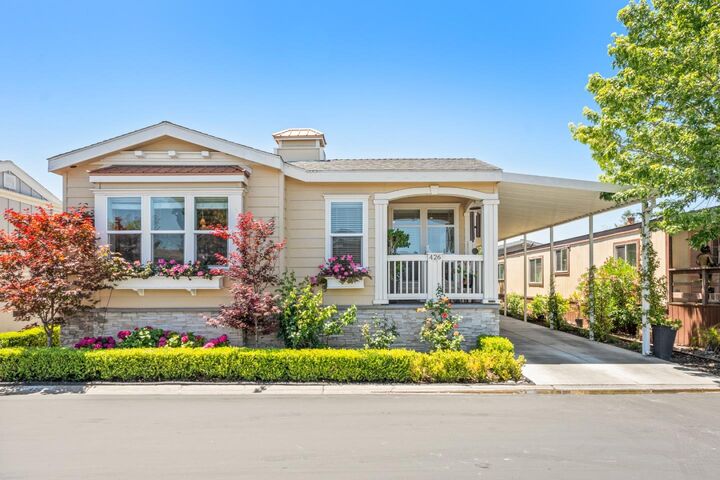 Property Photo:  426 Chateau La Salle Drive 426  CA 95111 