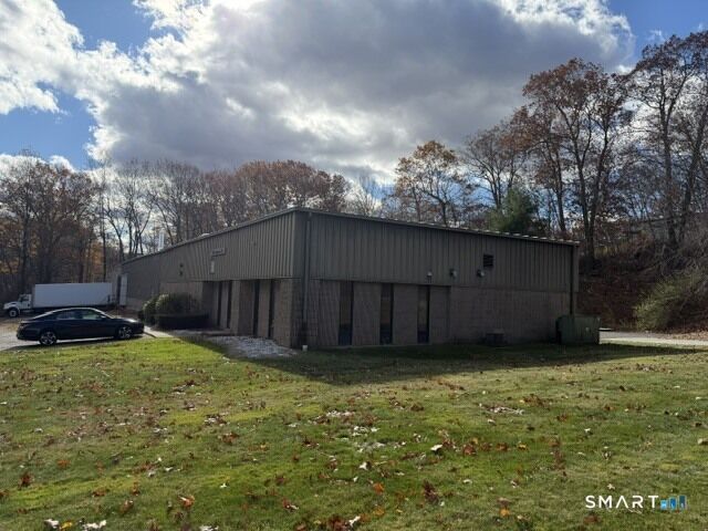 Property Photo:  15 Container Drive  CT 06786 