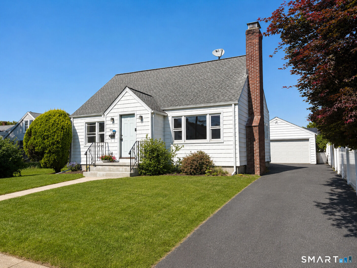 Property Photo:  210 Stratfield Place  CT 06606 