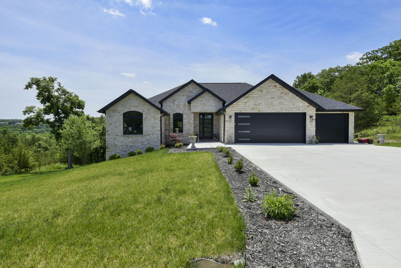 Property Photo: 350 Beechwood Drive MO 65737