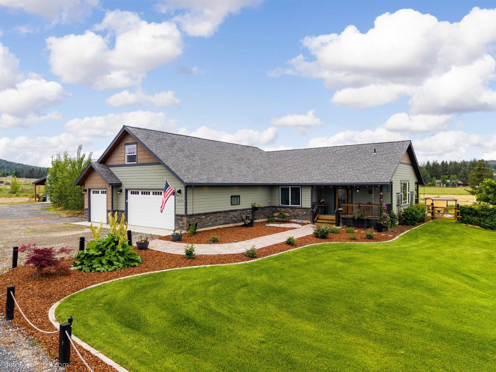 Property Photo: 21407 N Spotted Rd WA 99006