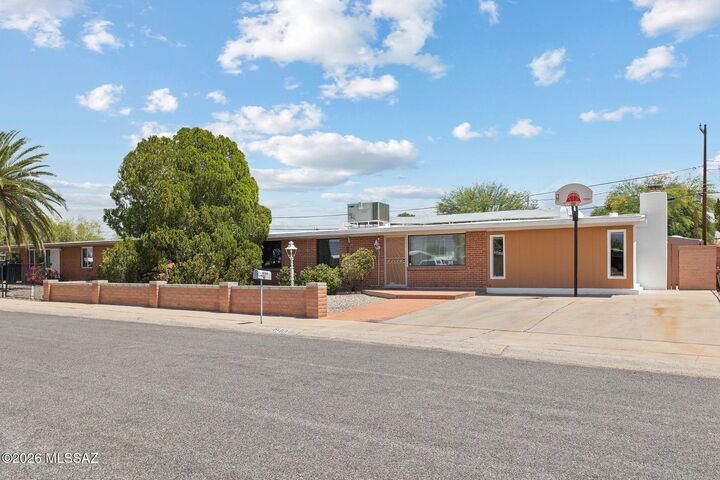 Property Photo: 6166 E 31st Street AZ 85711