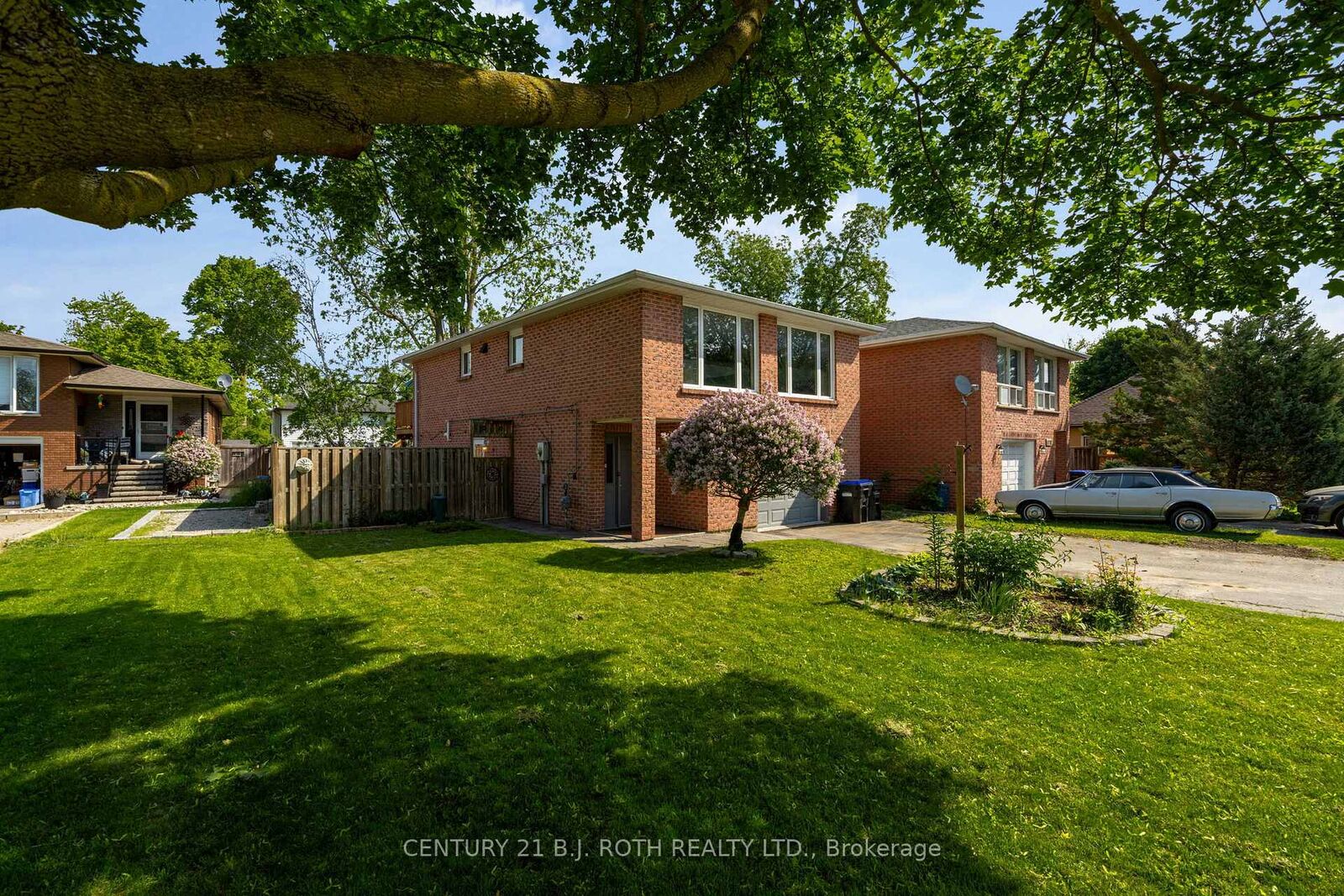 Property Photo: 138 Tupper Street W ON L9R 1E3