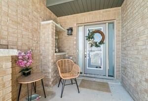 Property Photo: 39 Turnberry Lane ON L9J 0M8