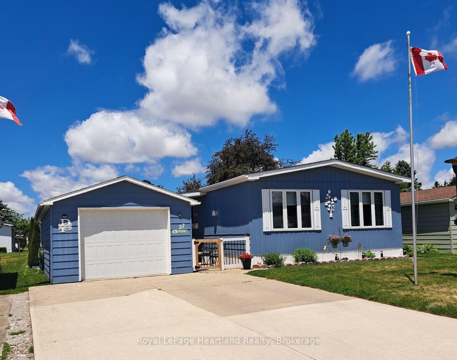 Property Photo: 27 Stewart Street ON N7G 1A1