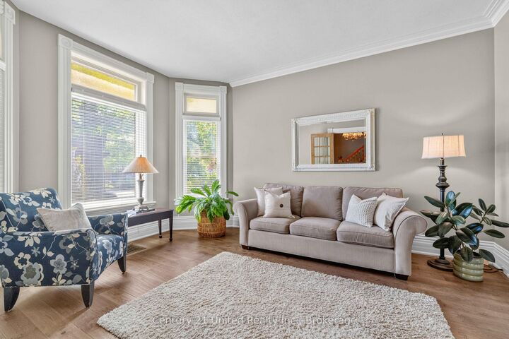 Property Photo: 186 Aberdeen Avenue ON K9H 4W8