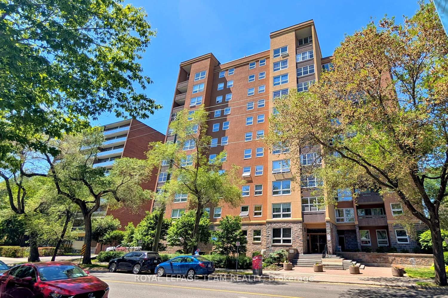 Property Photo: 373 Laurier Avenue E 505 ON K1N 8X6