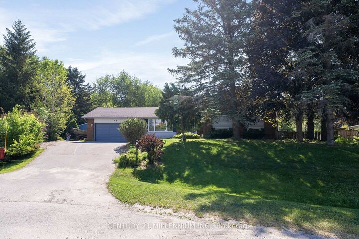 41 Douglas Crescent — photo 1