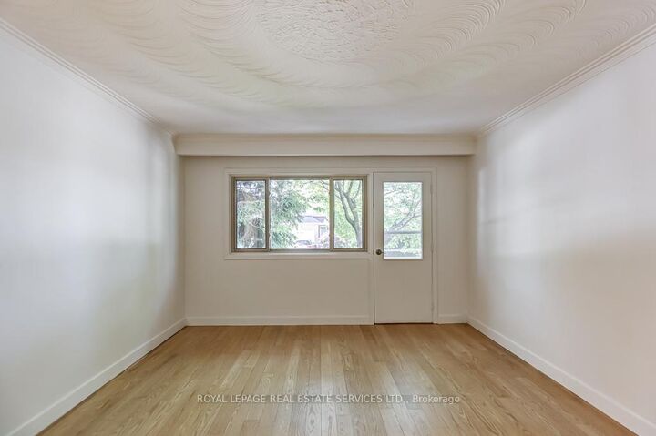 Property Photo: 38 Jellicoe Avenue ON M8W 1W1