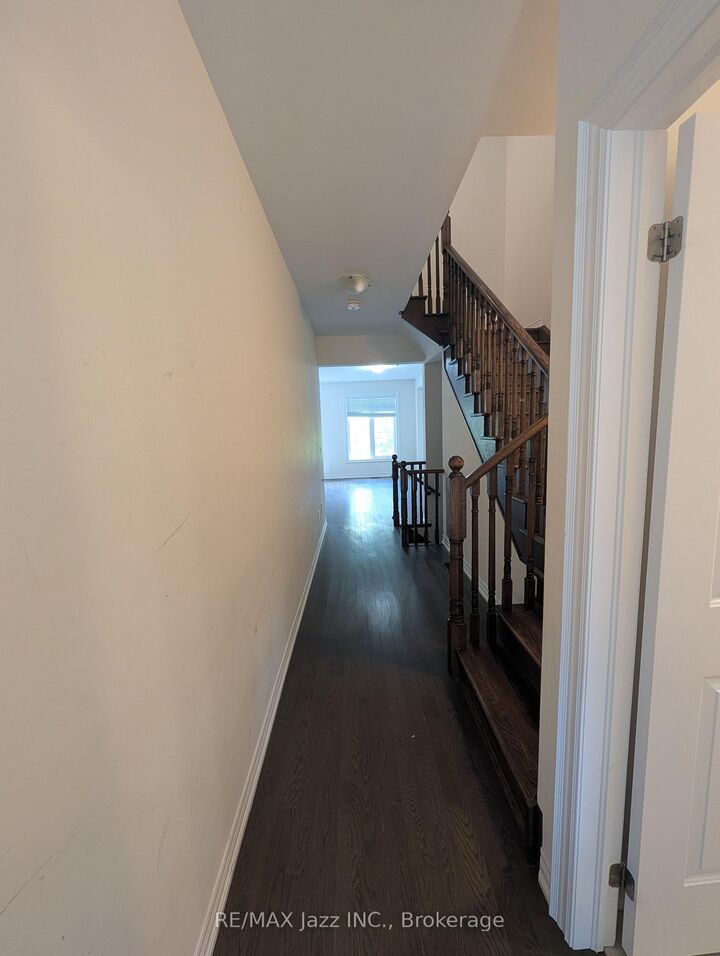 Property Photo: 41 Aldridge Lane ON L1B 0V6
