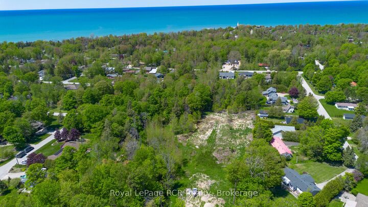 Property Photo:  219 Lake Range Drive Part 2  ON N2Z 2X3 