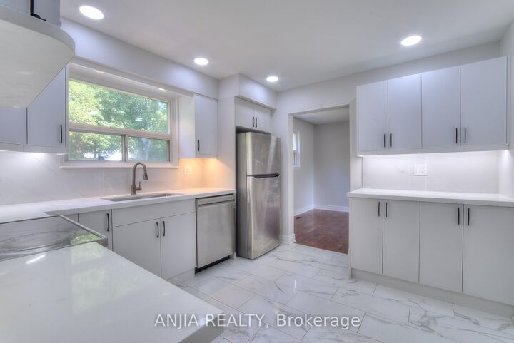 14 Cherrystone Drive — photo 1