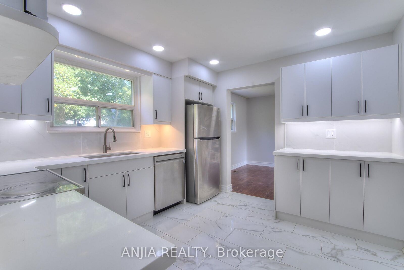Property Photo: 14 Cherrystone Drive ON M2H 1R9