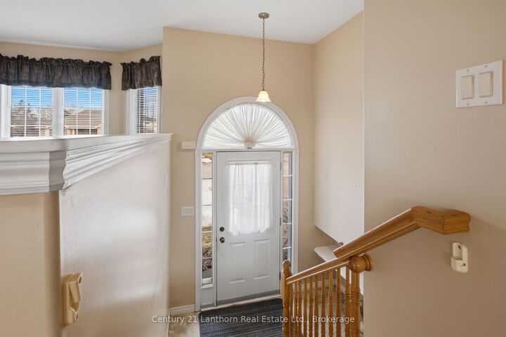 Property Photo: 6 Chisholm Square ON K8N 5Z4