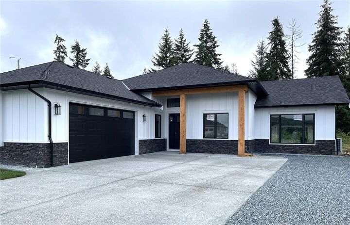 Property Photo: 3036 Arbutus Dr BC V9Y 0C4