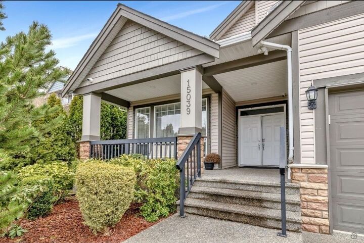 15039 69 Avenue — photo 1