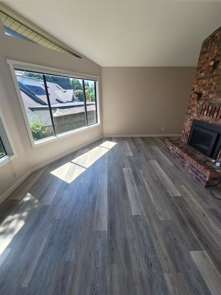 Property Photo:  15924 Buena Vista Avenue Lower  BC V4B 2A4 