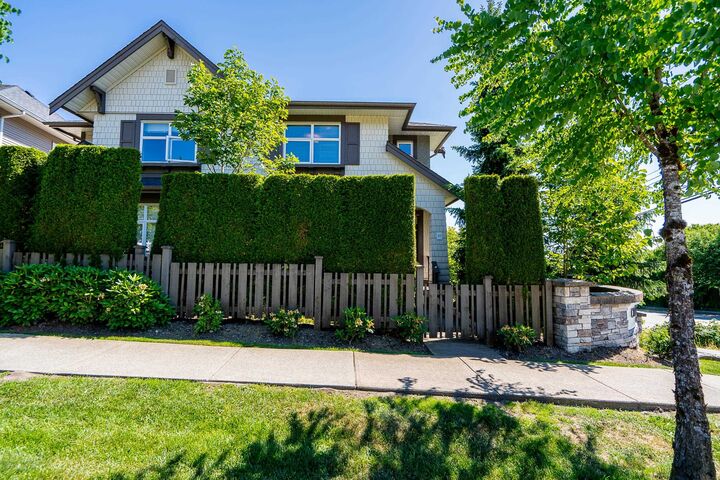 Property Photo: 3400 Devonshire Avenue 10 BC V3E 0L1