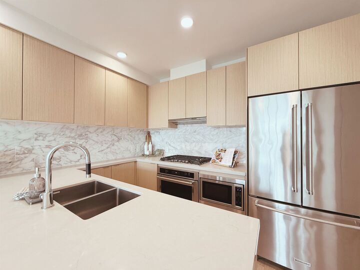 Property Photo:  530 Whiting Way 1706  BC V3J 0J4 