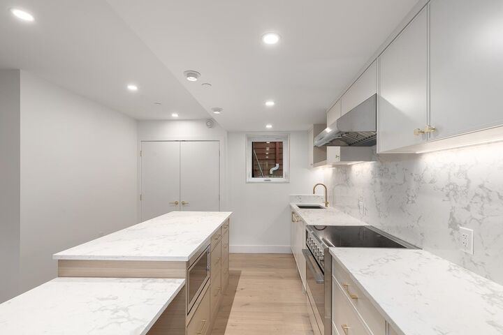Property Photo: 460 E 17th Avenue BC V5V 1B1