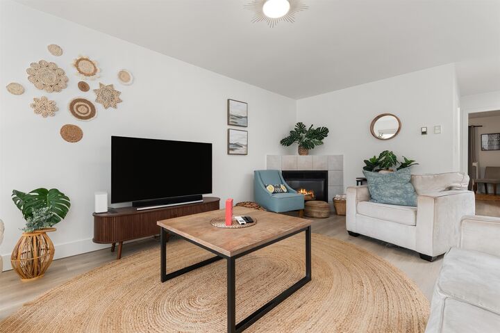 Property Photo: 372 Cedar Street BC V2R 4Z1