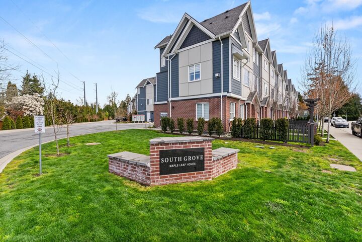 5377 8A Avenue 31 — photo 1