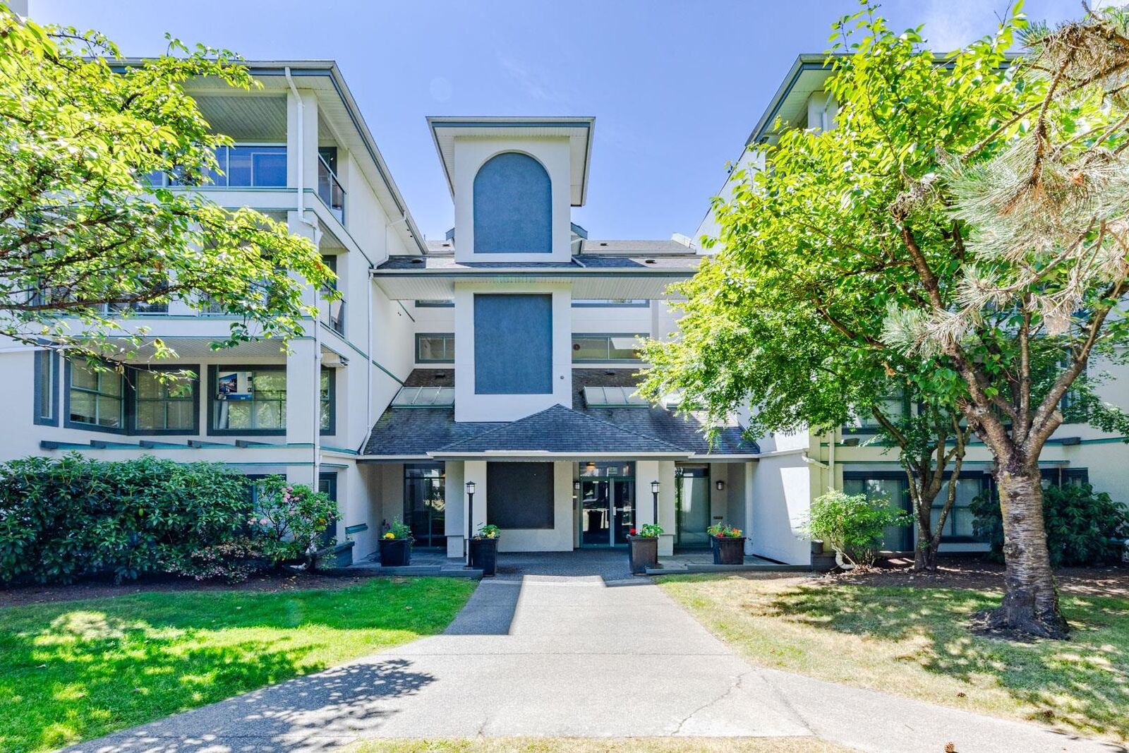 Property Photo: 7025 Stride Avenue Ph1a BC V3N 4Y1