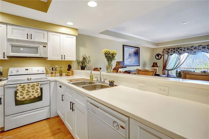 Property Photo:  1791 Four Mile Cove Pkwy 625  FL 33990 
