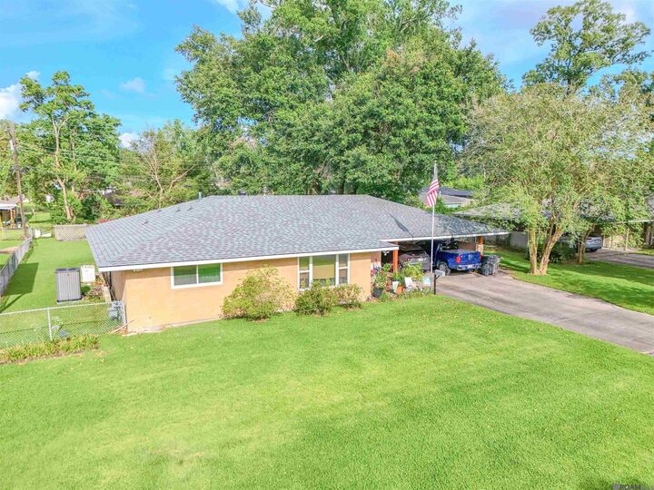 Property Photo:  875 Woodhaven St  LA 70815 