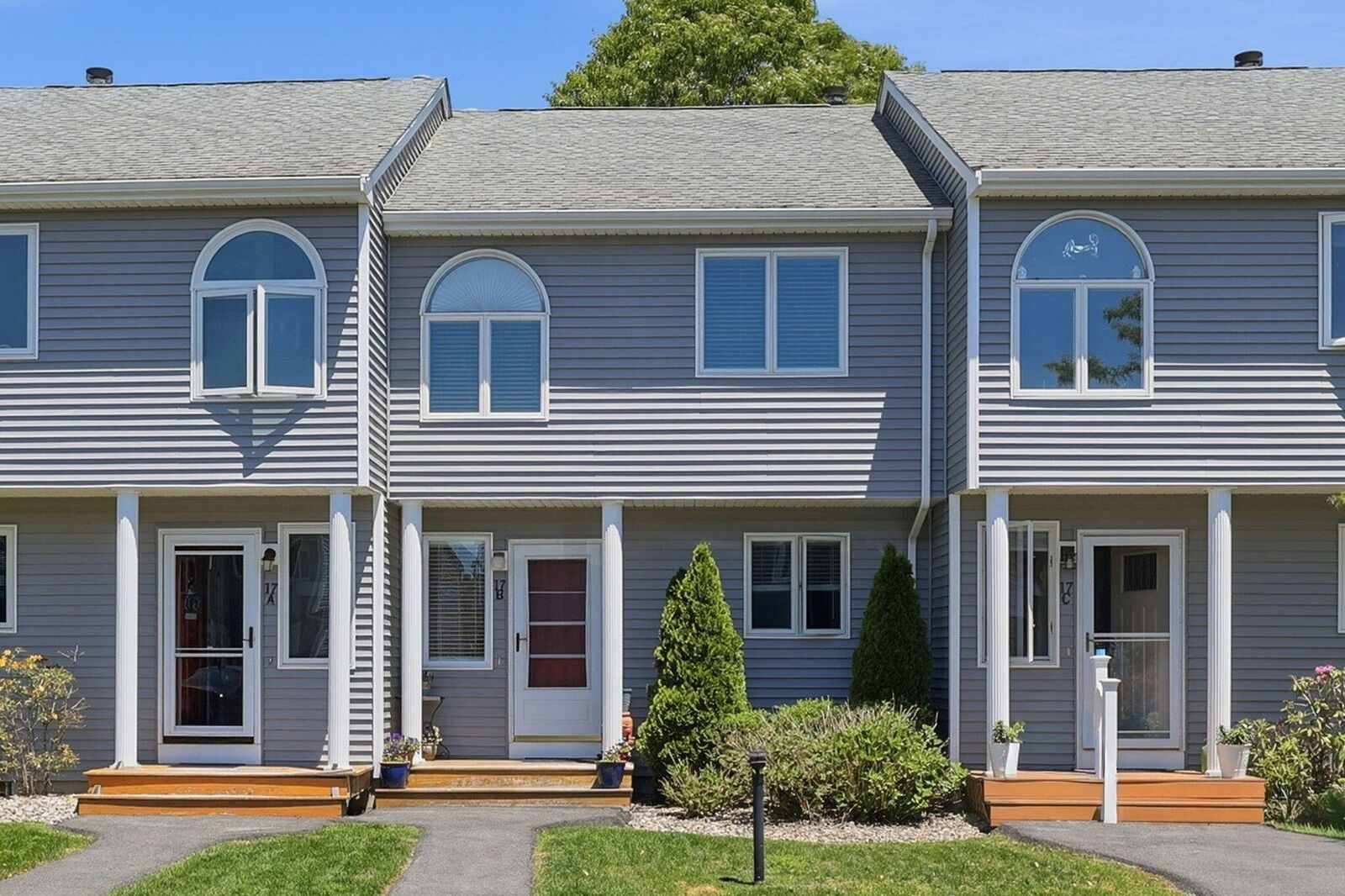Property Photo:  2743 Cranberry Highway Apt 17B  MA 02571 