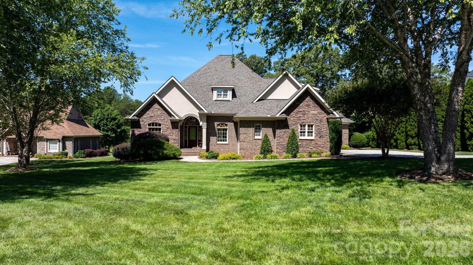 Property Photo:  1055 Catawba Greens Drive  NC 28658 