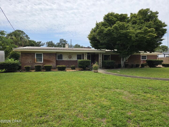 Property Photo: 405 Bay Shore Drive FL 32407